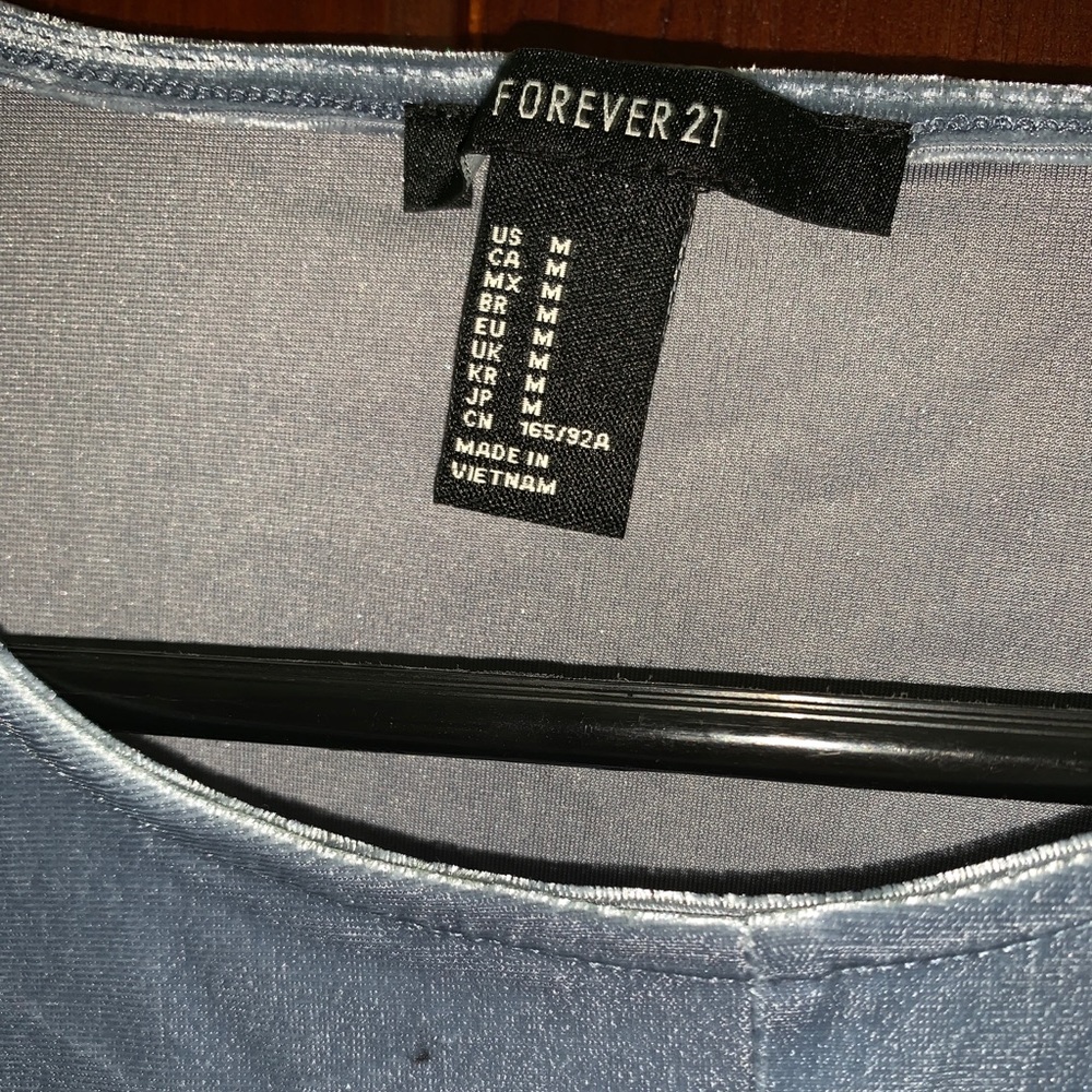 Tops - Picture 2 of 7